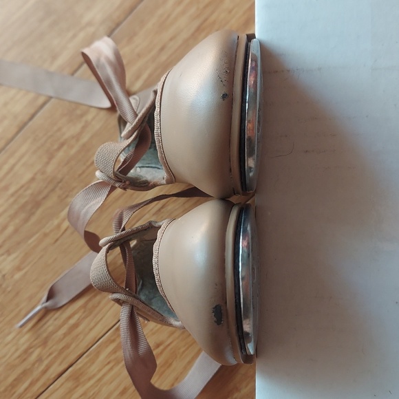Capezio 10.5 tap shoes, nude - Picture 5 of 9
